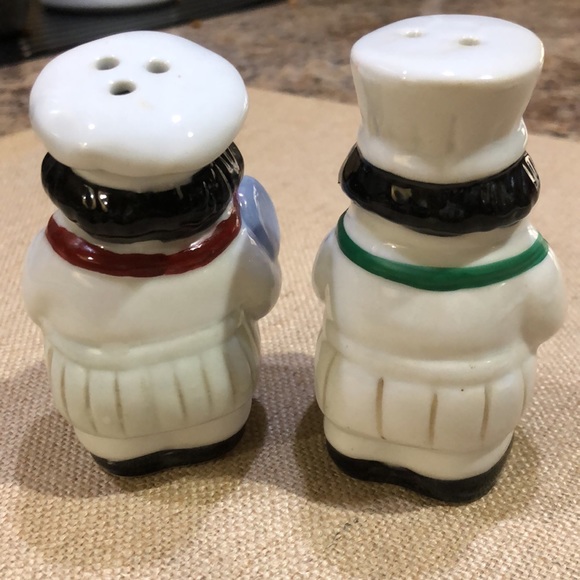 Vintage-Looking Chef Salt and Pepper Shakers - Picture 7 of 8